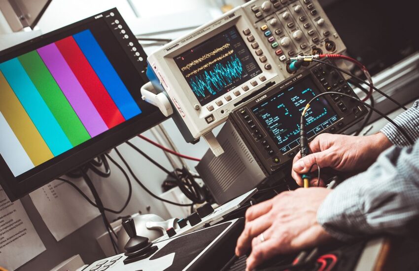 Oscilloscope, electronics measurement. View