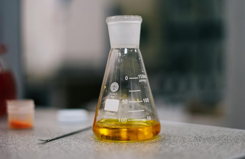 erlenmeyer flask with colored liquid inside